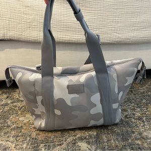 Dagne Dover Landon Carryall Camo XL